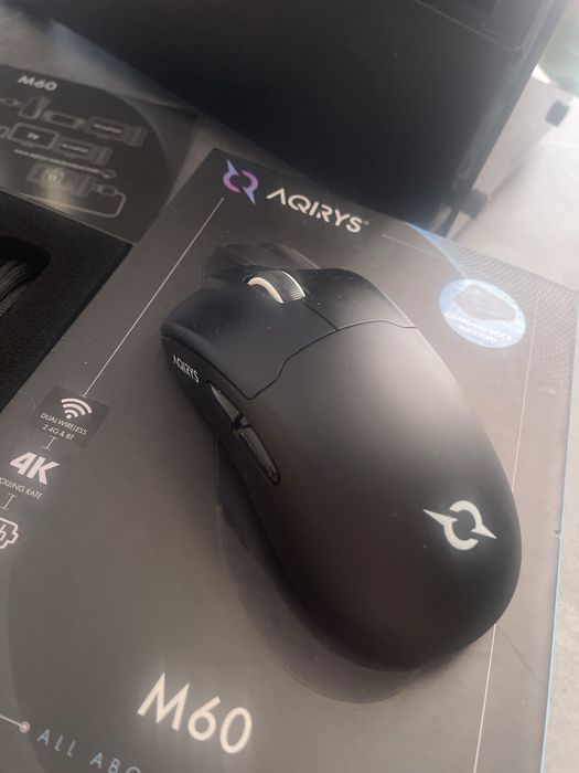 Mouse Aqirys M60 ca nou
