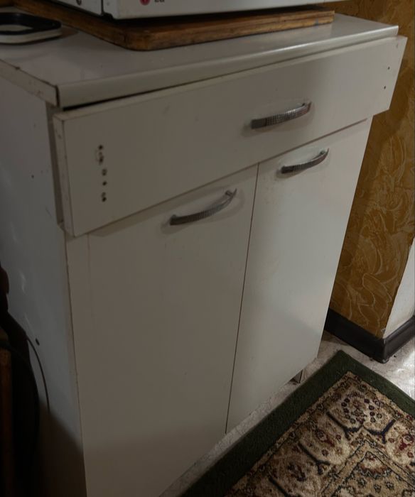 Продается шкафчик кухонный