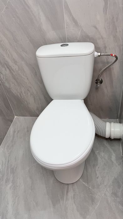 Vând WC nou complet!