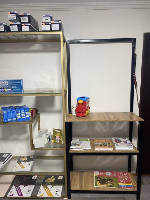 Продаем стиллажи витринный