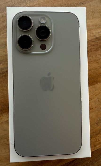 iPhone 16 Pro – Natural Titanium, 256 GB – stare impecabilă