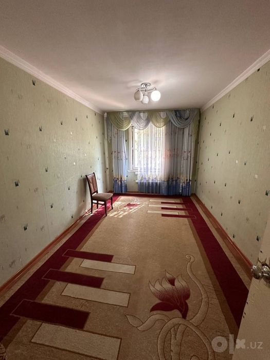 Продаётся трёхкомнатная на м-в Авиасозлар 2
