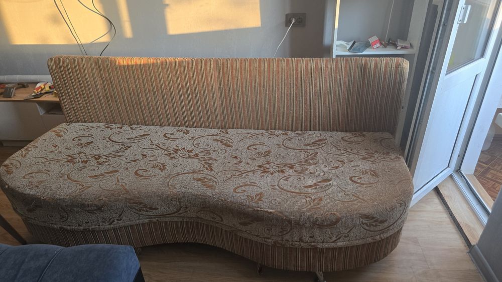 Диван раскладной б/у, удобный