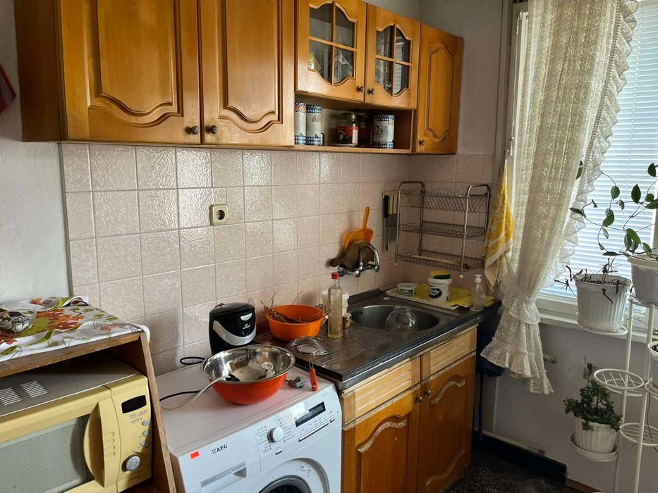 Двустаен апартамент за продажба до у-ще „Св. Св. Кирил и Методий“, гр. Казанлък