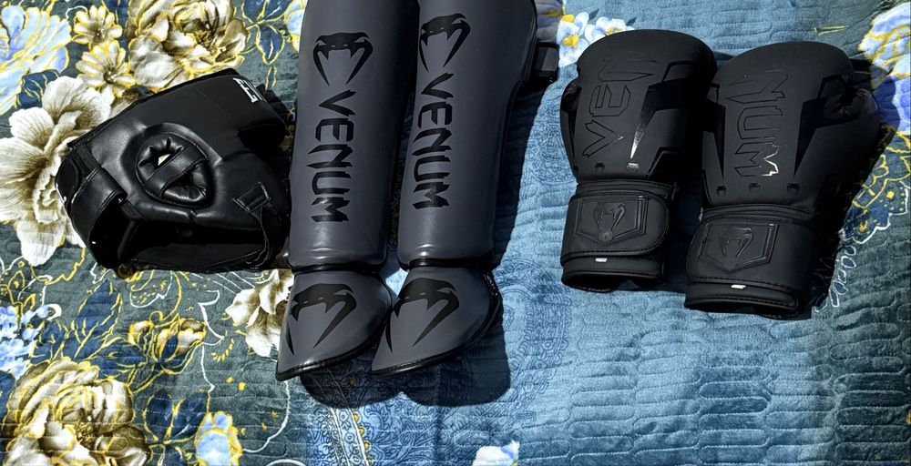 Боксёрские перчатки