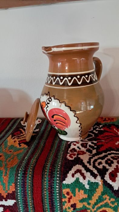 Cană din lut cu capac