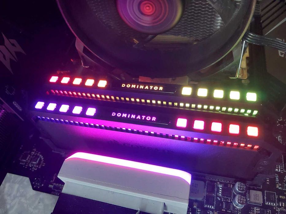 32GB DDR4 4000Mhz CL19 - Corsair Dominator Platinium RGB