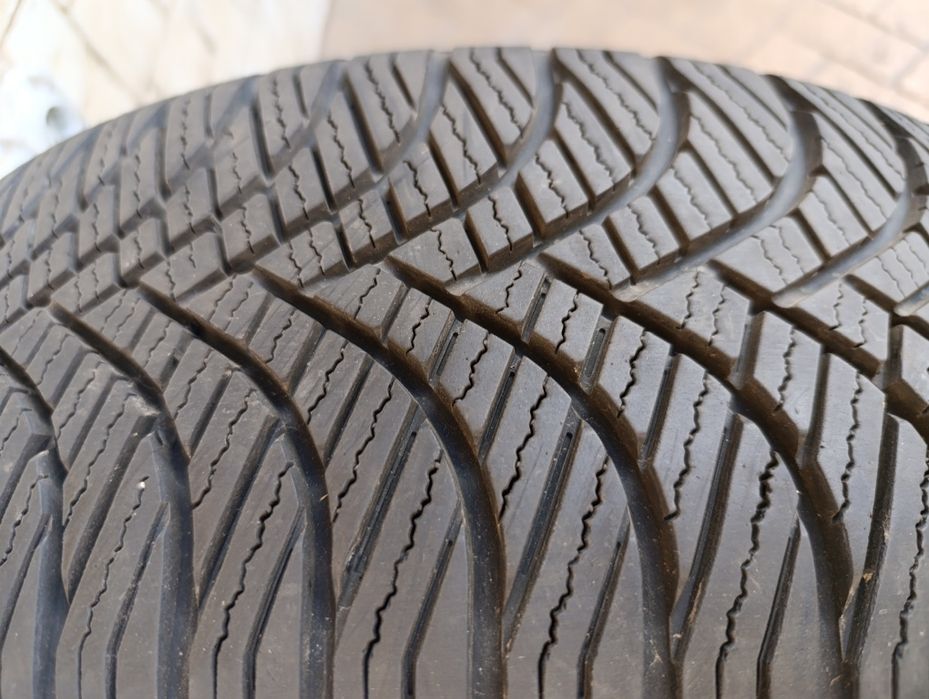 Всесезонни гуми Goodride 215/65/17 dot 2023