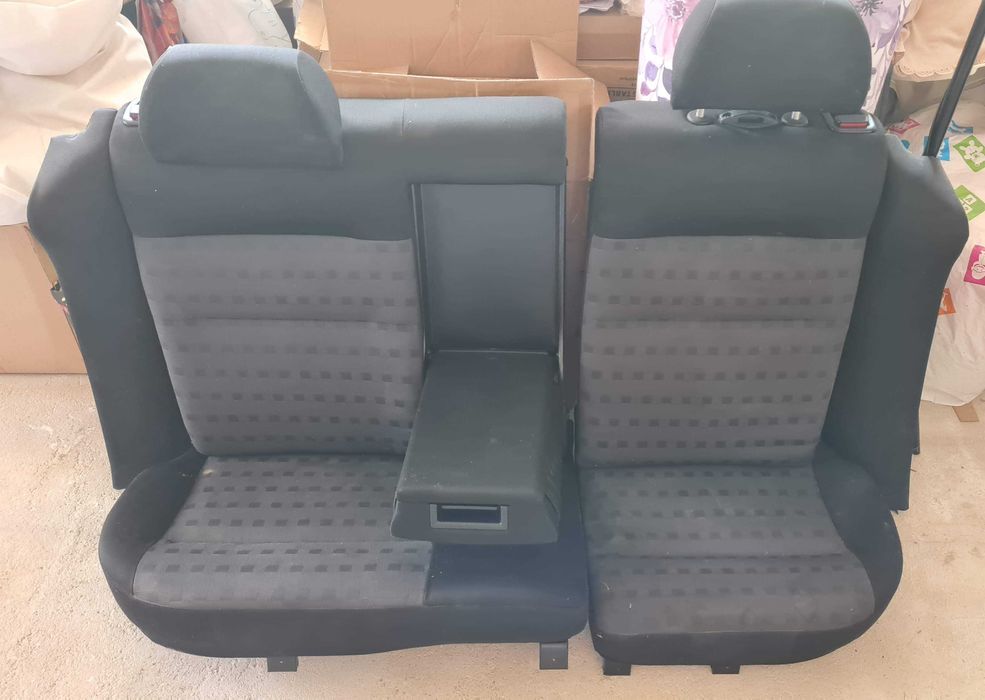 Части за Пасат б5.5 131кс комби цвят тъмно зелен