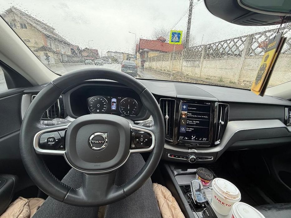 VOLVO XC60 2019 — imagine 3