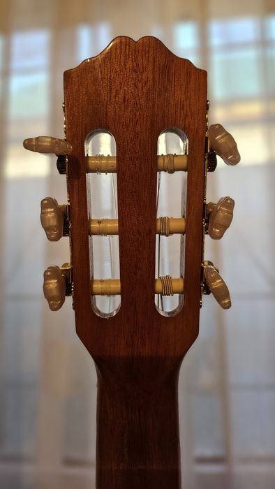 Гитара новая в упаковке