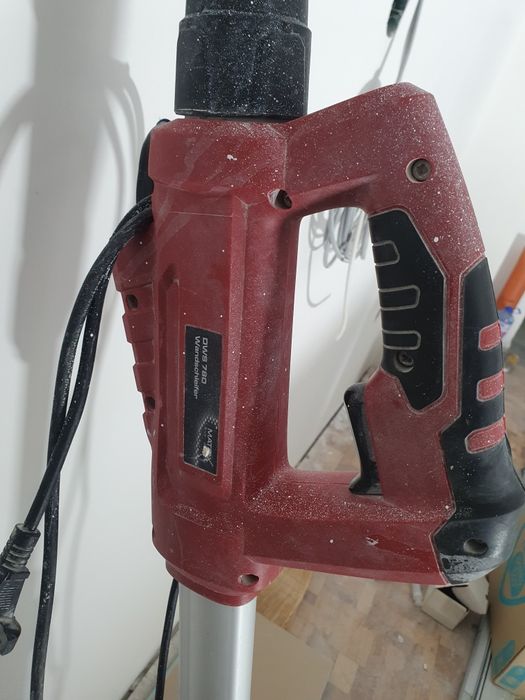 Шлайфмашина (жираф) за стени и тавани Matrix DWS 780