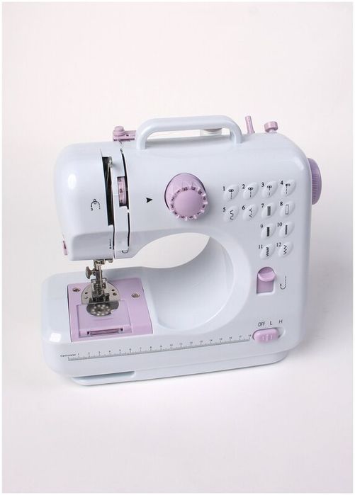 Швейная машинка / Электропитание 220 В / 4 батарейки АА