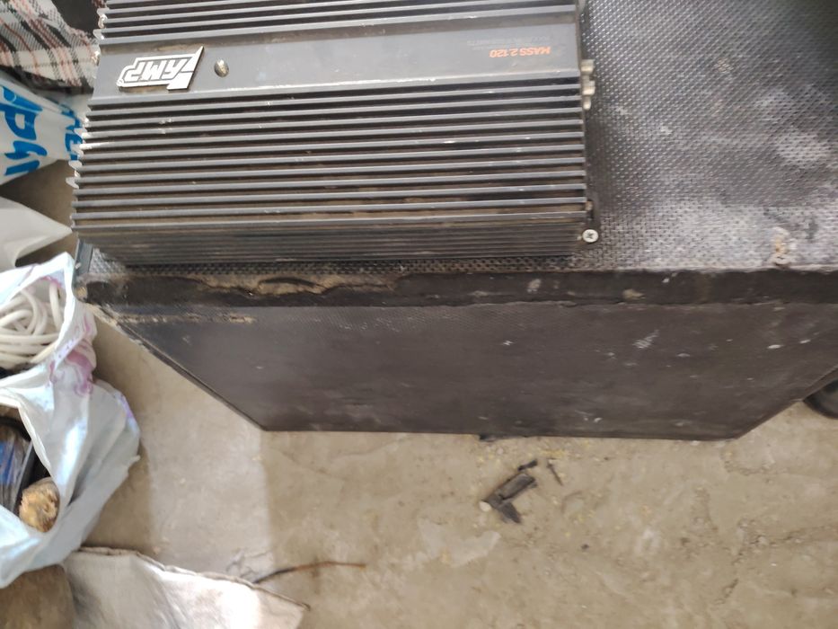 Продам сабуфер на авто