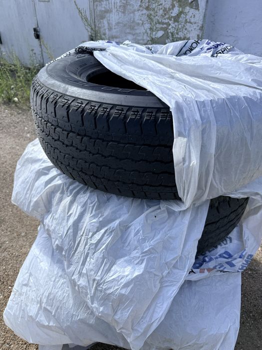 Продам комплект шин Bridgestone 265/65 R17