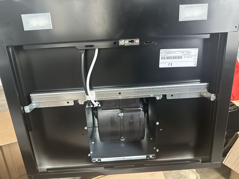 Vand hota de la Bosch noua