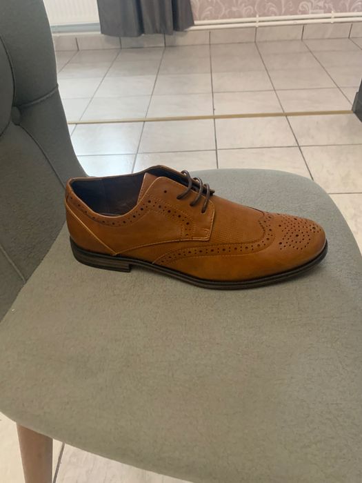 Adidasi Incaltaminte