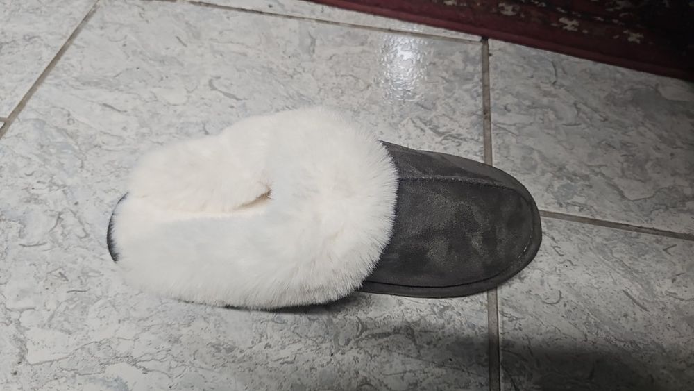 Оригинални пухкави зимни пантофи