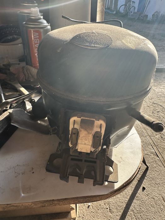 Продам двигатель на холодильник
