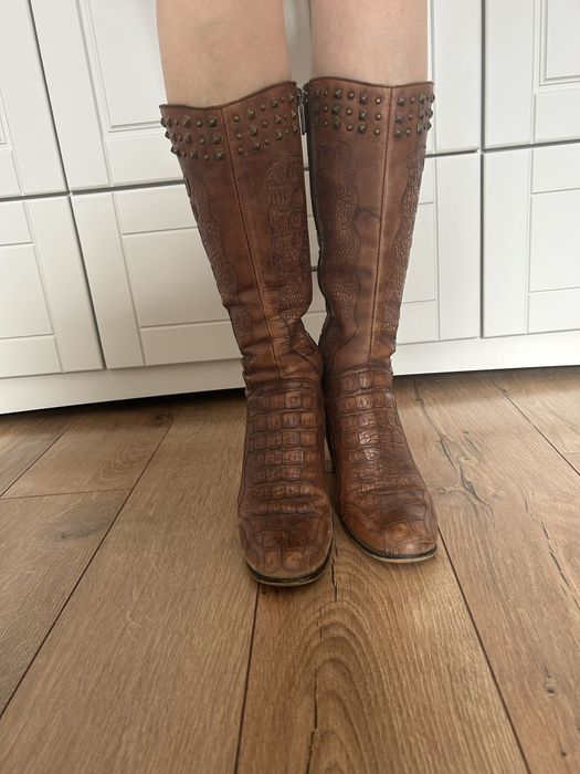 Продам демисезонные женские сапоги