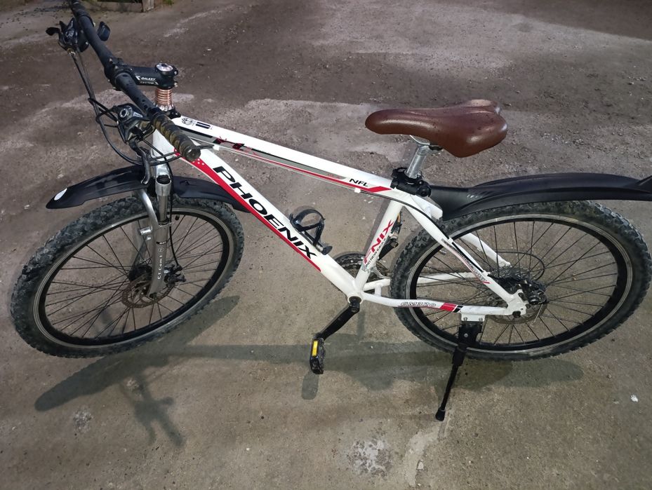 Velosiped Phoenix 26 razmer alyumin yaxshi xolati deyarli ideal.
