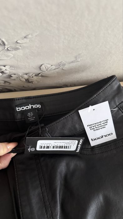 Skinny jeans noi cu eticheta