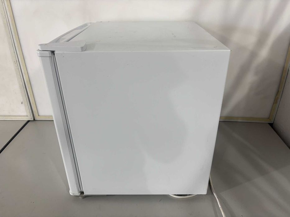 Хладилник - Russell Hobbs 43L