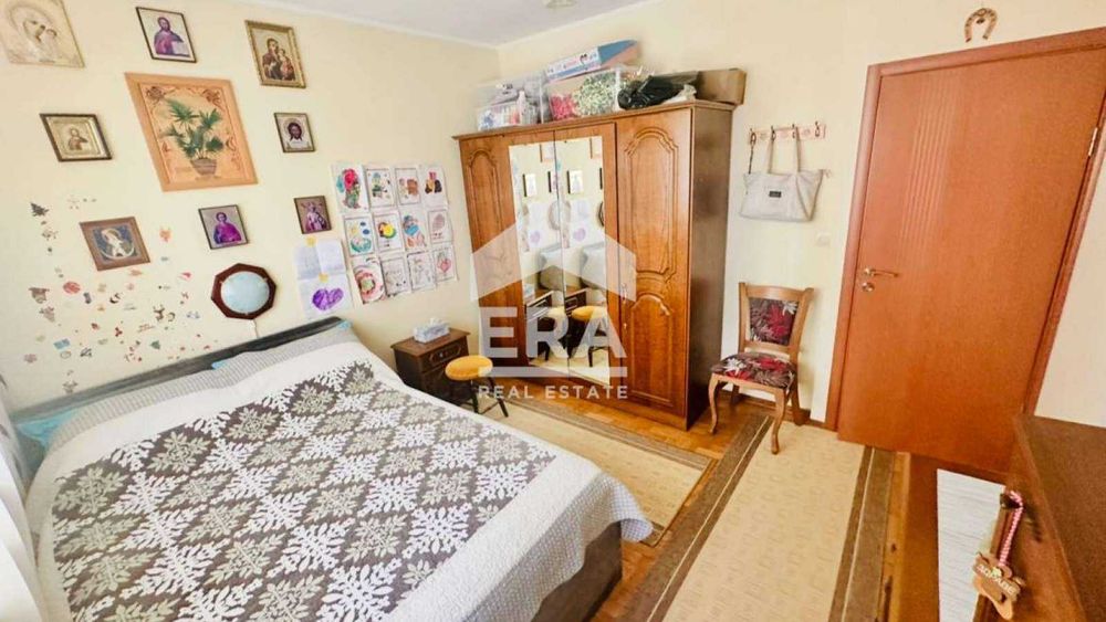 Продава се Четиристаен апартамент в Варна, Център - 102 кв.м за 1960 €/кв.м - Снимка #13