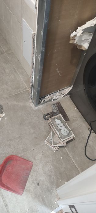 Продам б/у плитку для ванны