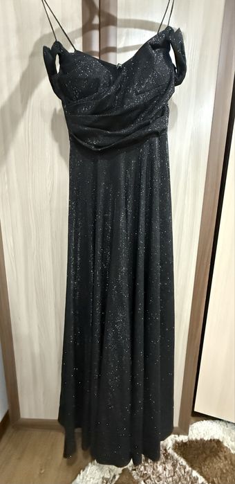 Черное платье вечернее