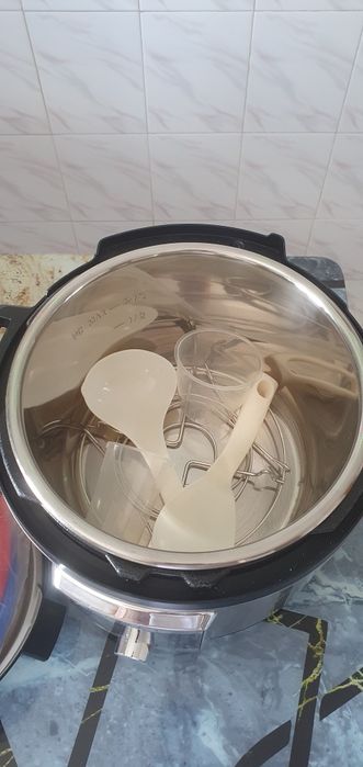 Instant Pot Ultra Robot multifunctional