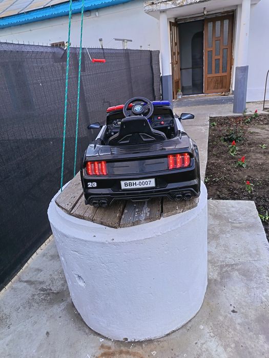 Mașinuța electrică de Poliție cu telecomanda