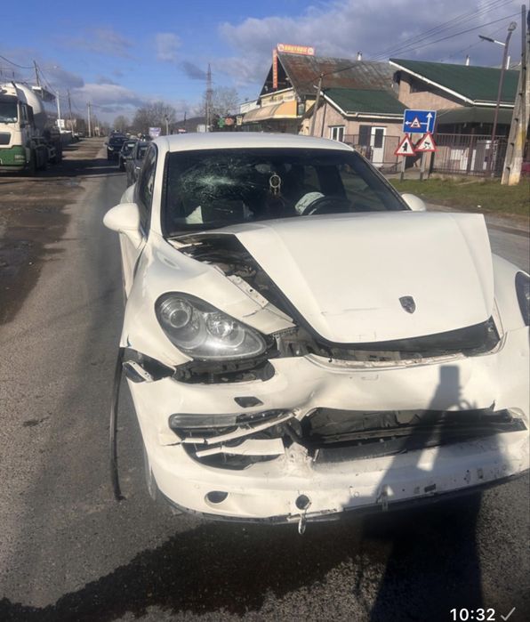 Porsche Cayenne 2012  avariat