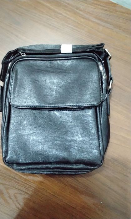 Продаю  сумку мужскую новую из  экокожи