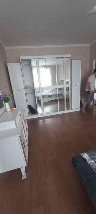 Продам спальный гарнитур