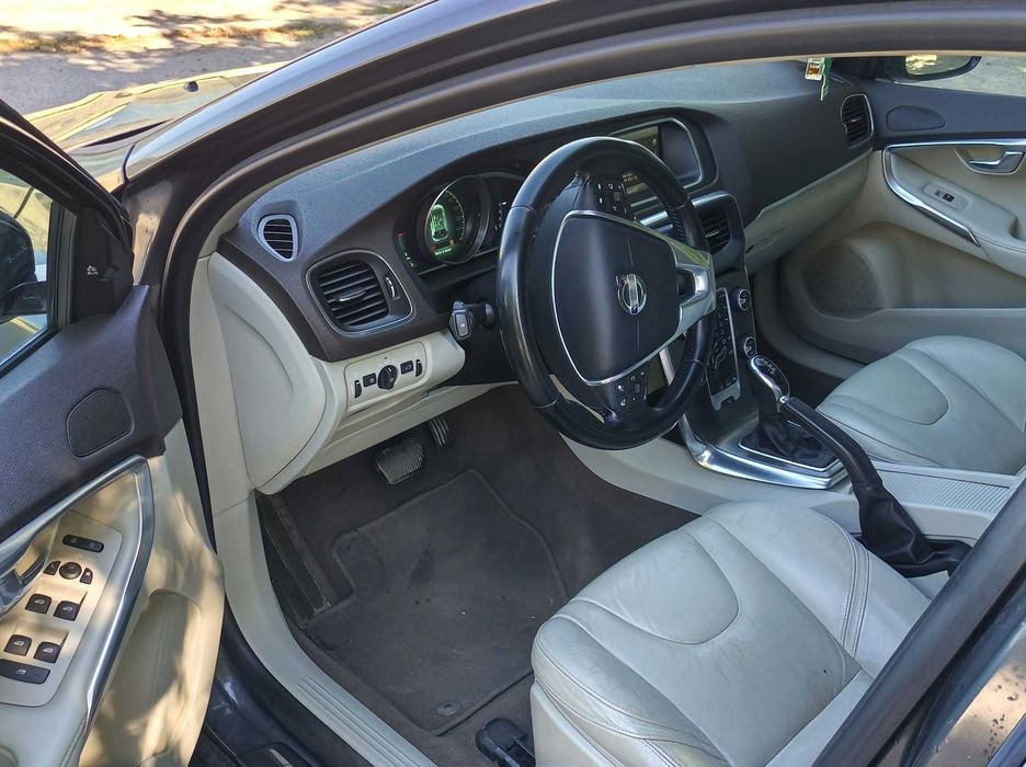 VOLVO V40 2014 — imagine 5