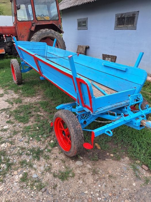 Vand căruță .pt un cal sau doi