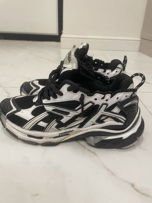 Balenciaga runner black and white