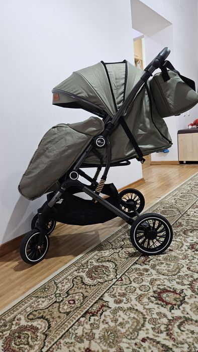 Коляска прогулочная