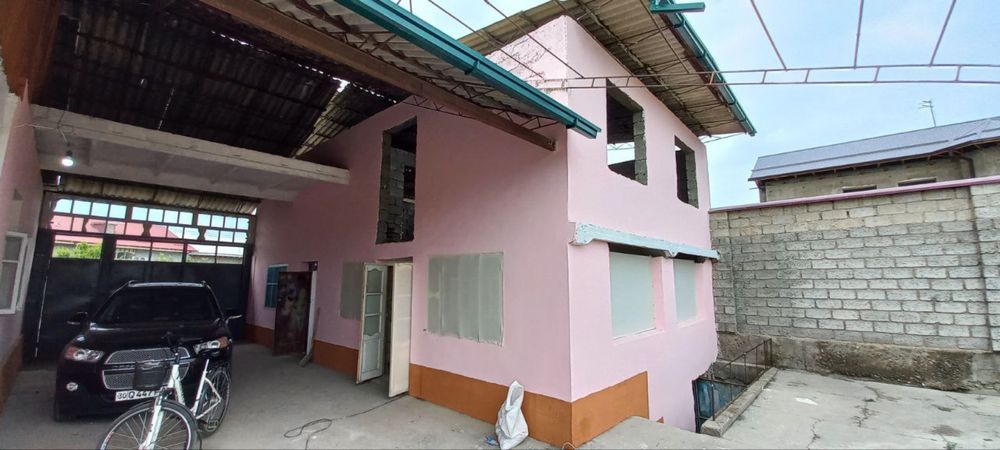 Уй сотилади автосервис билан!Жомбой шахри, Бобур кучаси 16уй.