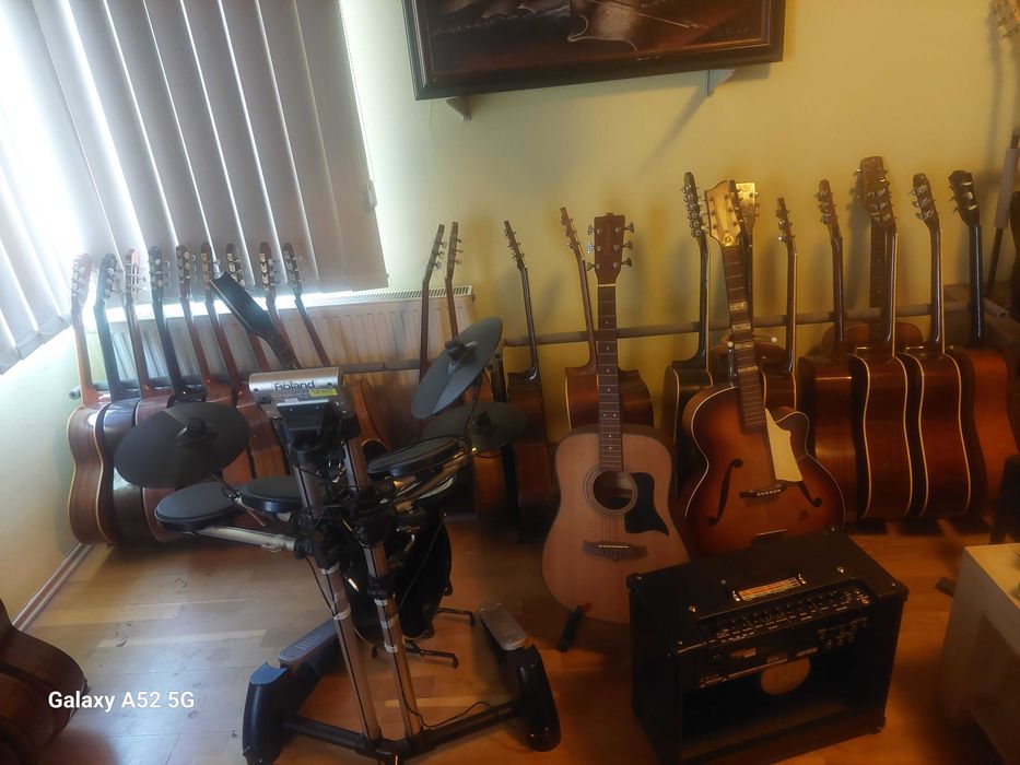 chitara acustica clasica electrica bass tobe roland vox combo 100w