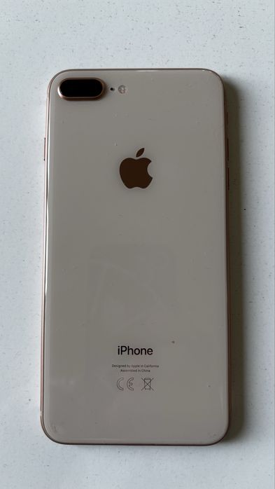 Продавам Iphone 8 Plus перфектен