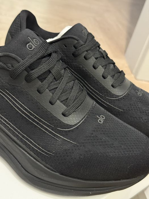 Продам кроссовки Alo RUNNER