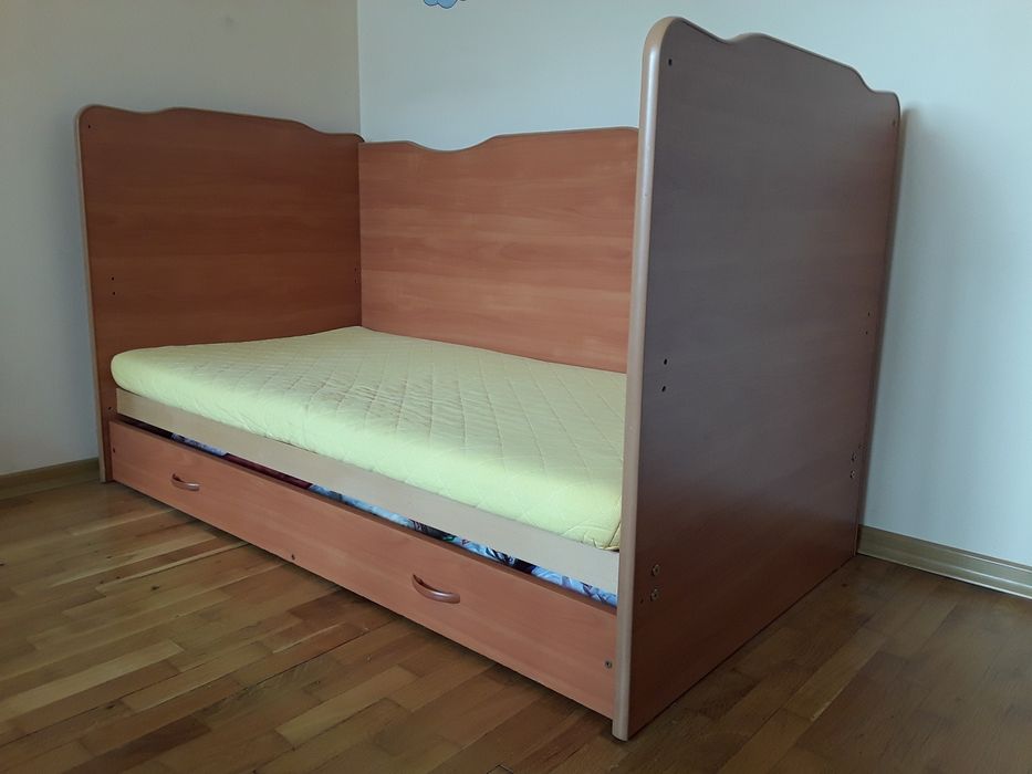 Креватче кошара за бебе/дете на две ниванива + подарък