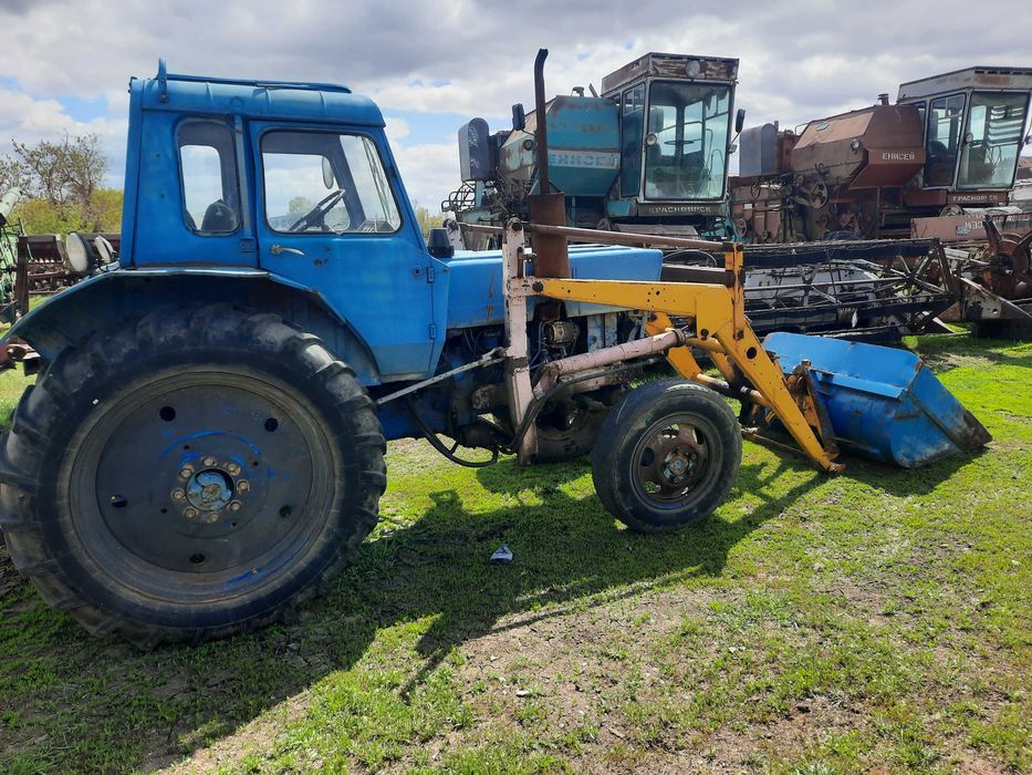 Трактор МТЗ-82 погрузчик