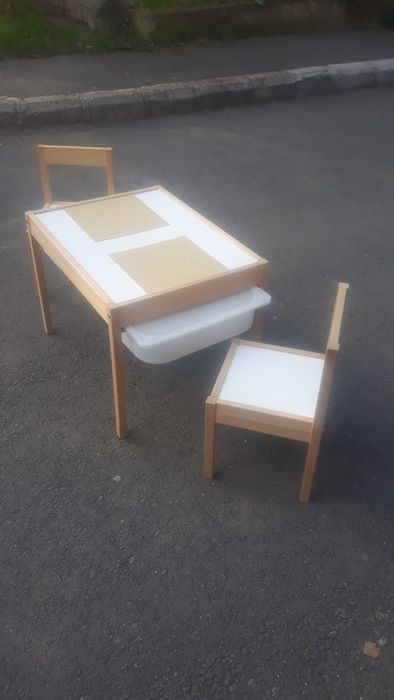 măsuță pentru copii IKEA adaptată pentru  LEGO