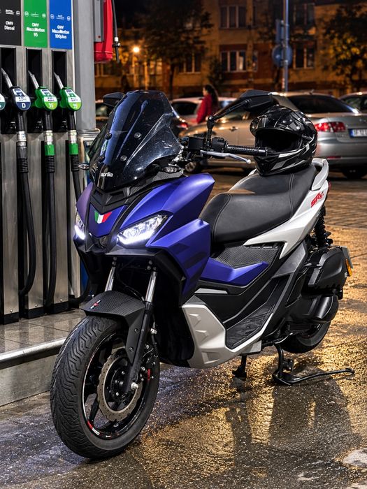 Aprilia SR GT 200
