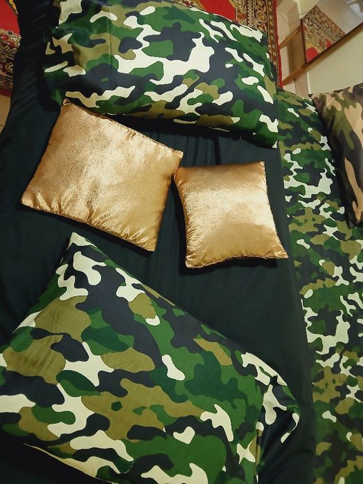 Perne cu fulgi și pene de gâscă