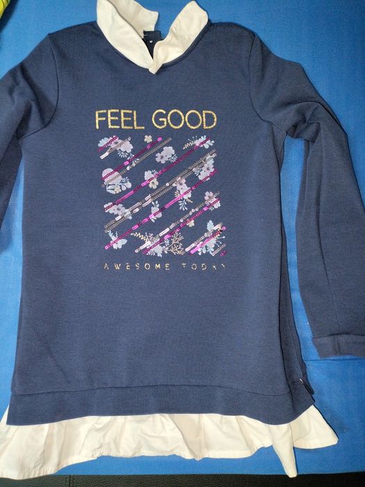 Se dau aceste bluze minunate rămase de noi mici