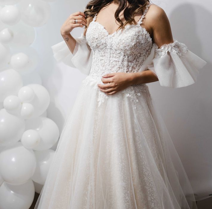 Нежна и елегантна булченска рокля